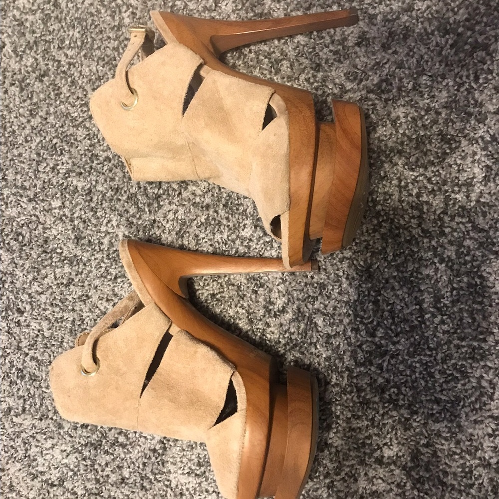 Jessica Simpson heels never worn